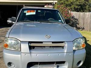 Gray 2001 Nissan Frontier