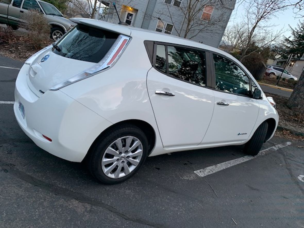 2014 Nissan Leaf for sale by owner in Ashland