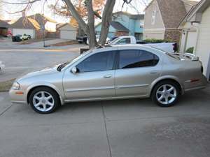 Gold 2001 Nissan Maxima