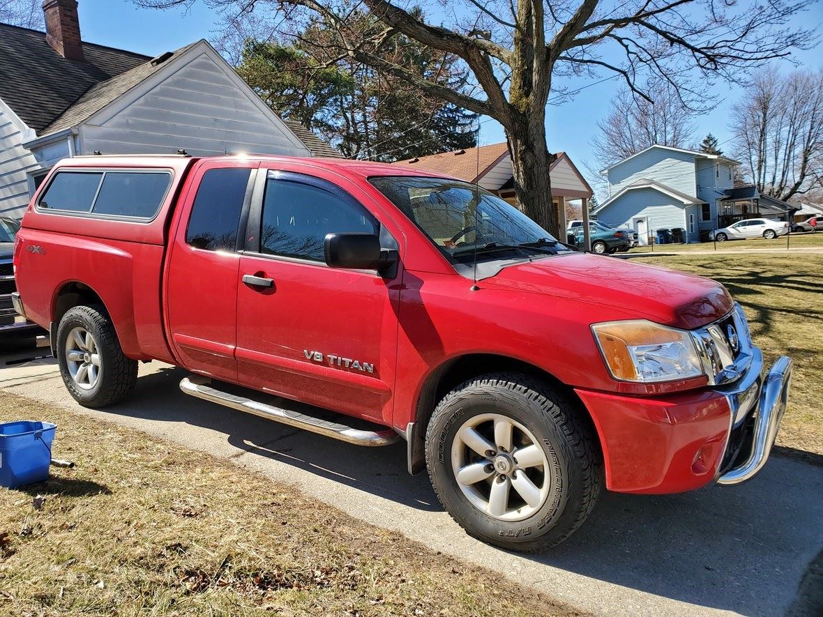 2010 Nissan Titan for sale by owner in Toledo