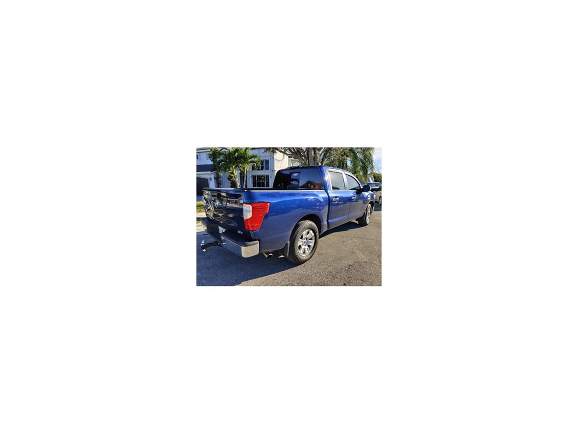 2017 Nissan Titan for sale by owner in Miami