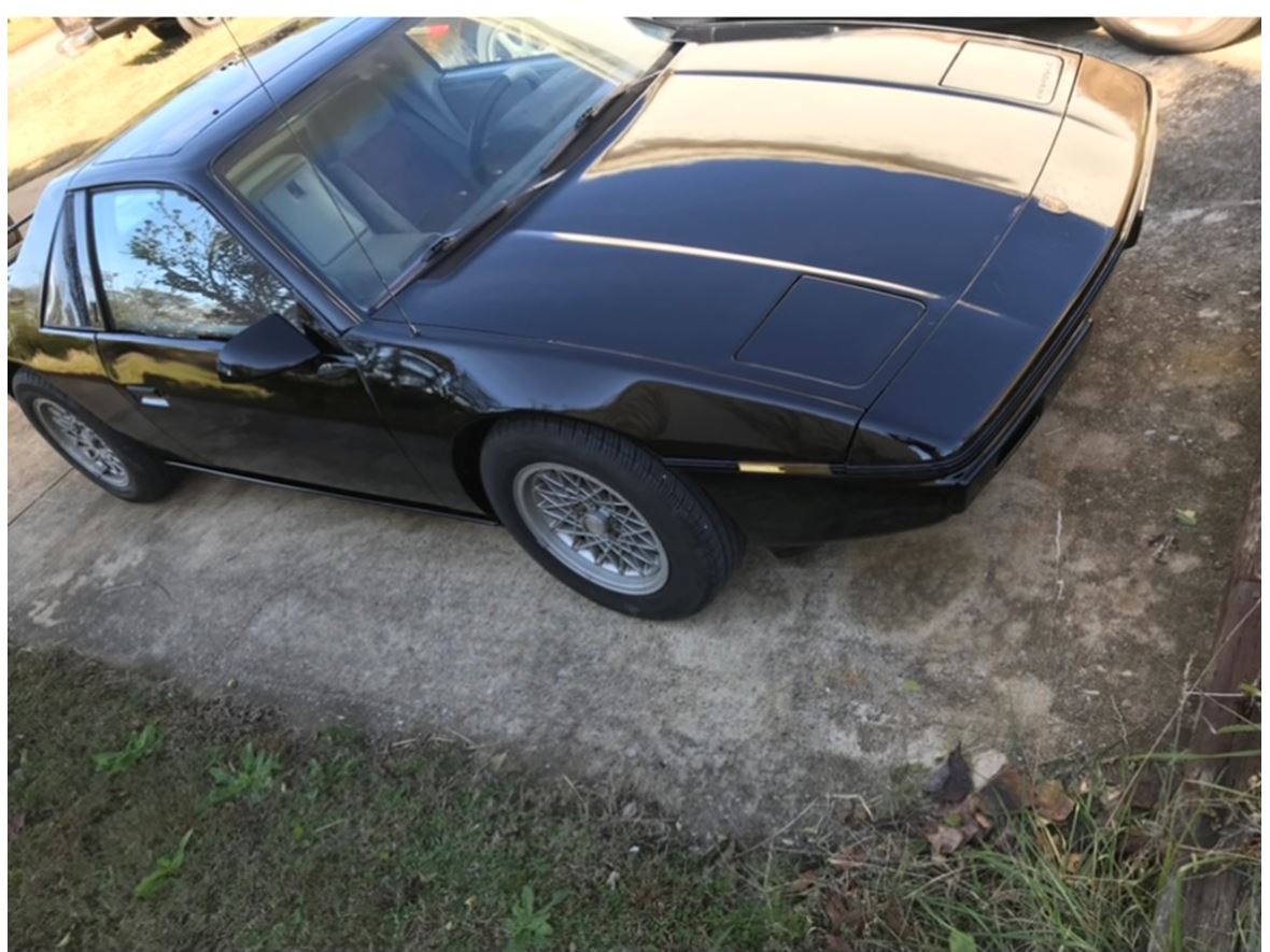 1986 Pontiac Fiero for sale by owner in Moundville