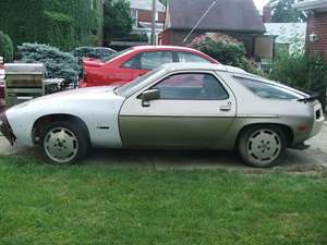 Beige 1982 Porsche 928S (Euro)