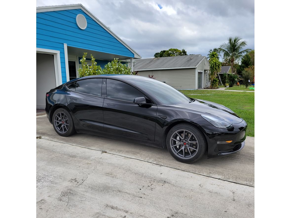 2021 Tesla Model 3 for sale by owner in West Palm Beach