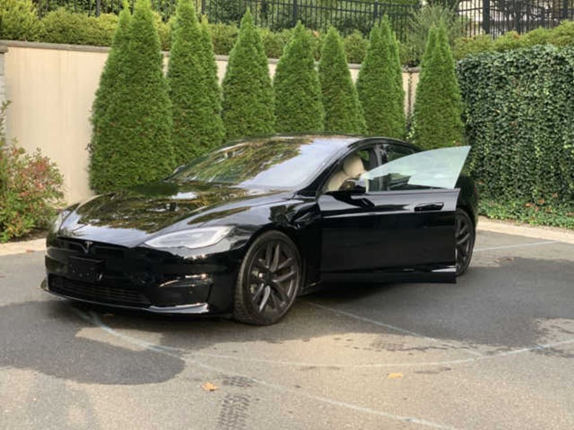 2014 Tesla Model S for sale by owner in Miami