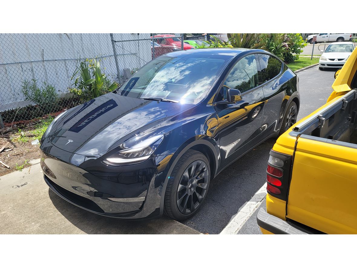 2021 Tesla Model X for sale by owner in Largo