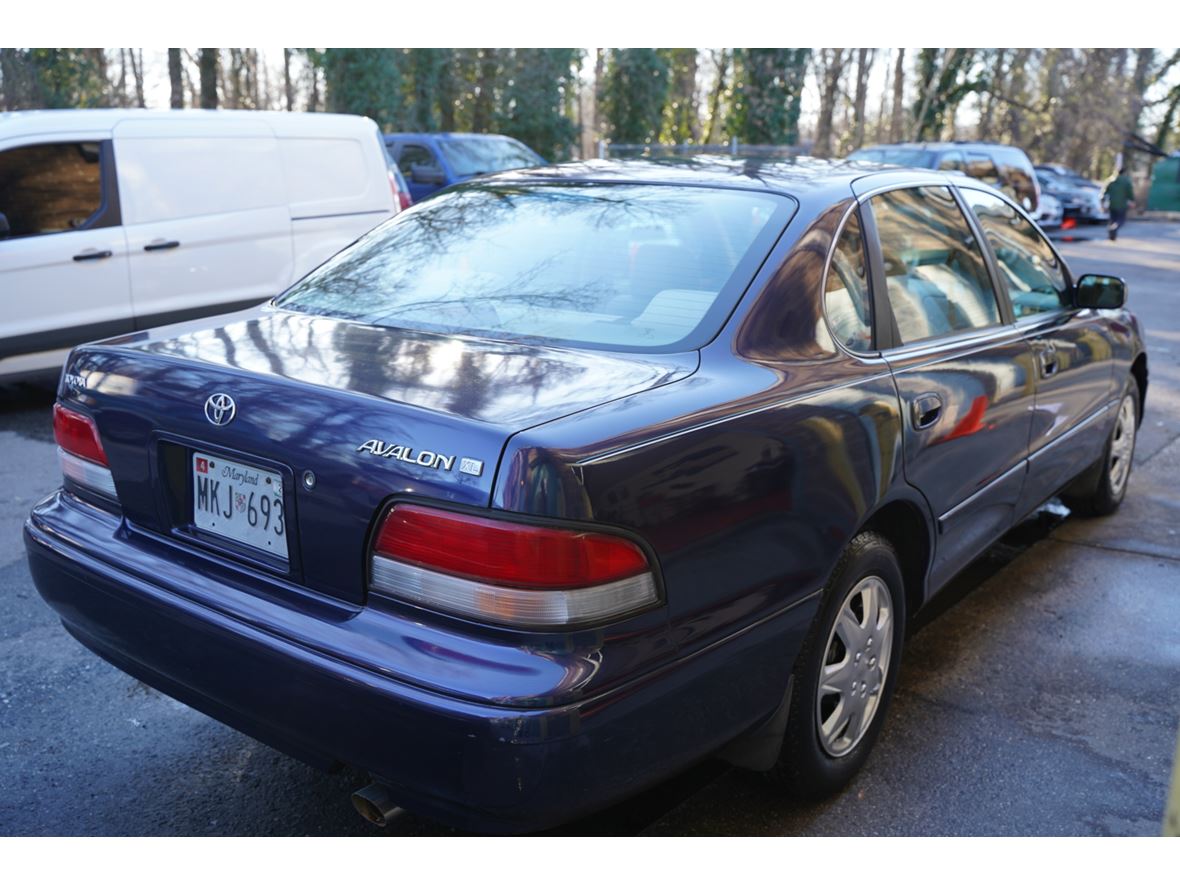 1997 Toyota Avalon for sale by owner in Greenbelt