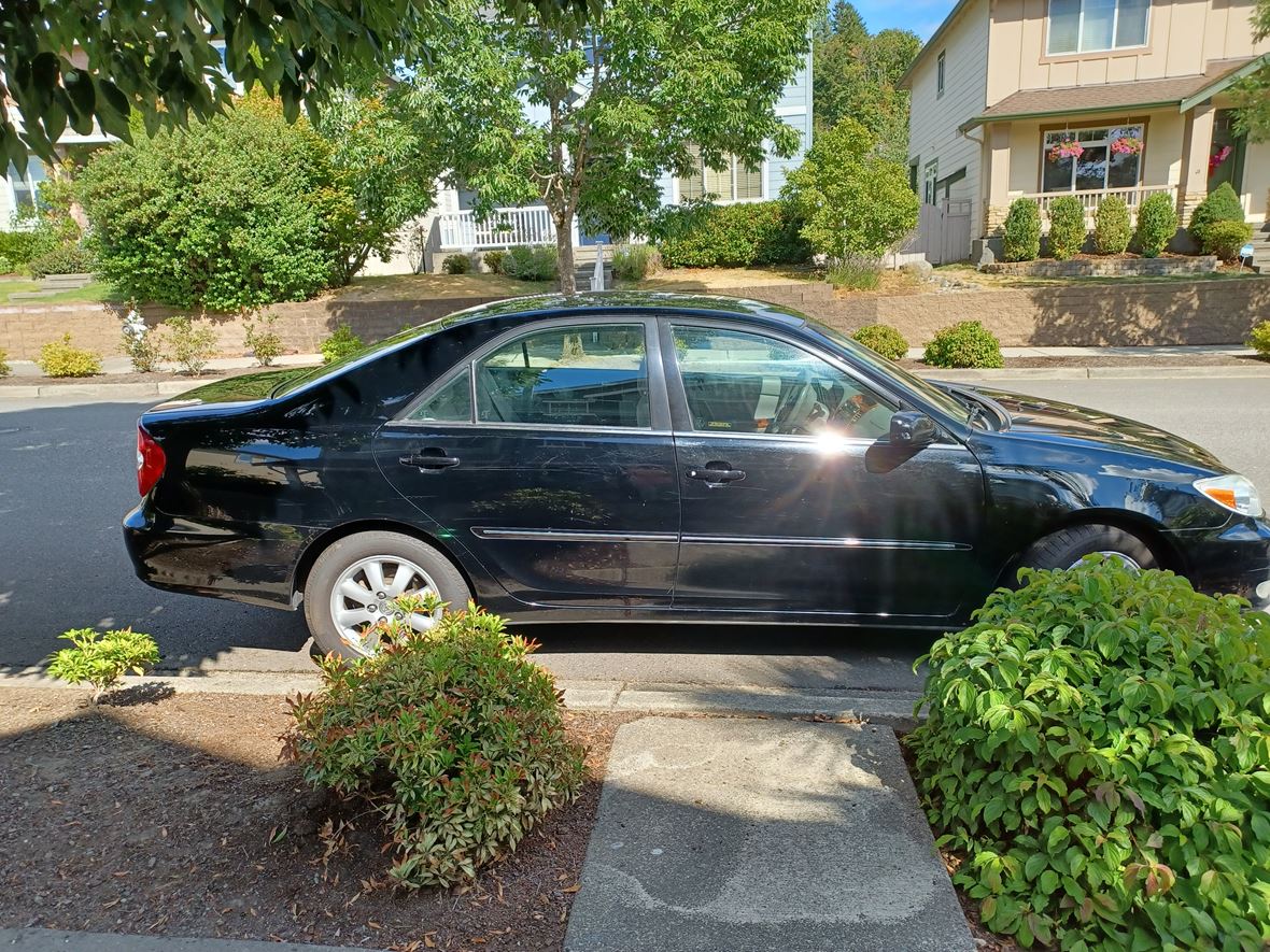 2004 Toyota Camry for sale by owner in Renton