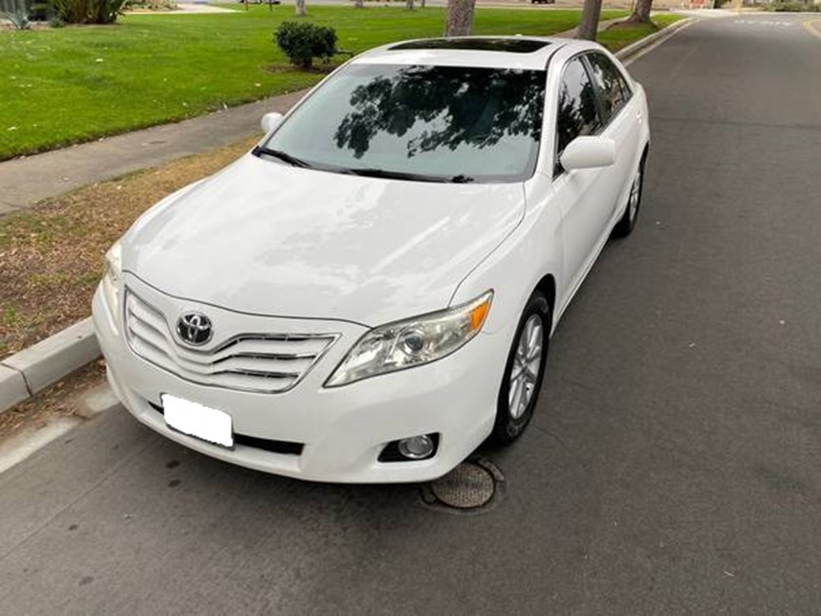 2010 Toyota Camry for sale by owner in Los Angeles