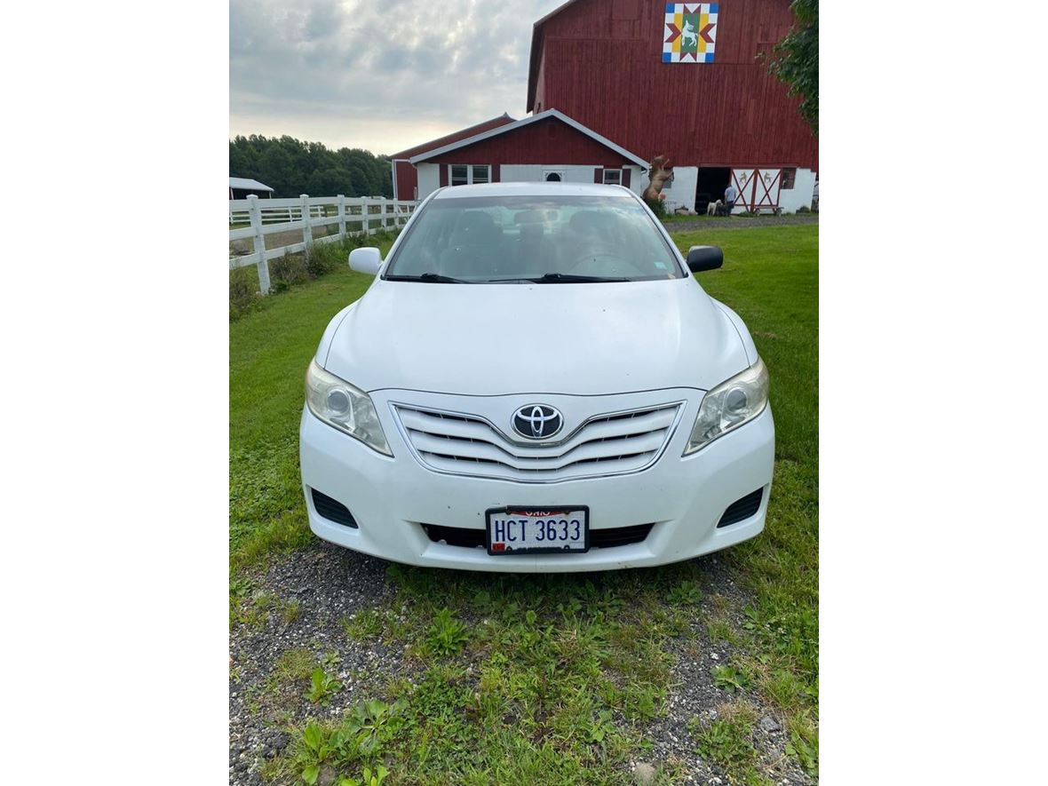 2010 Toyota Camry for sale by owner in Williamsfield