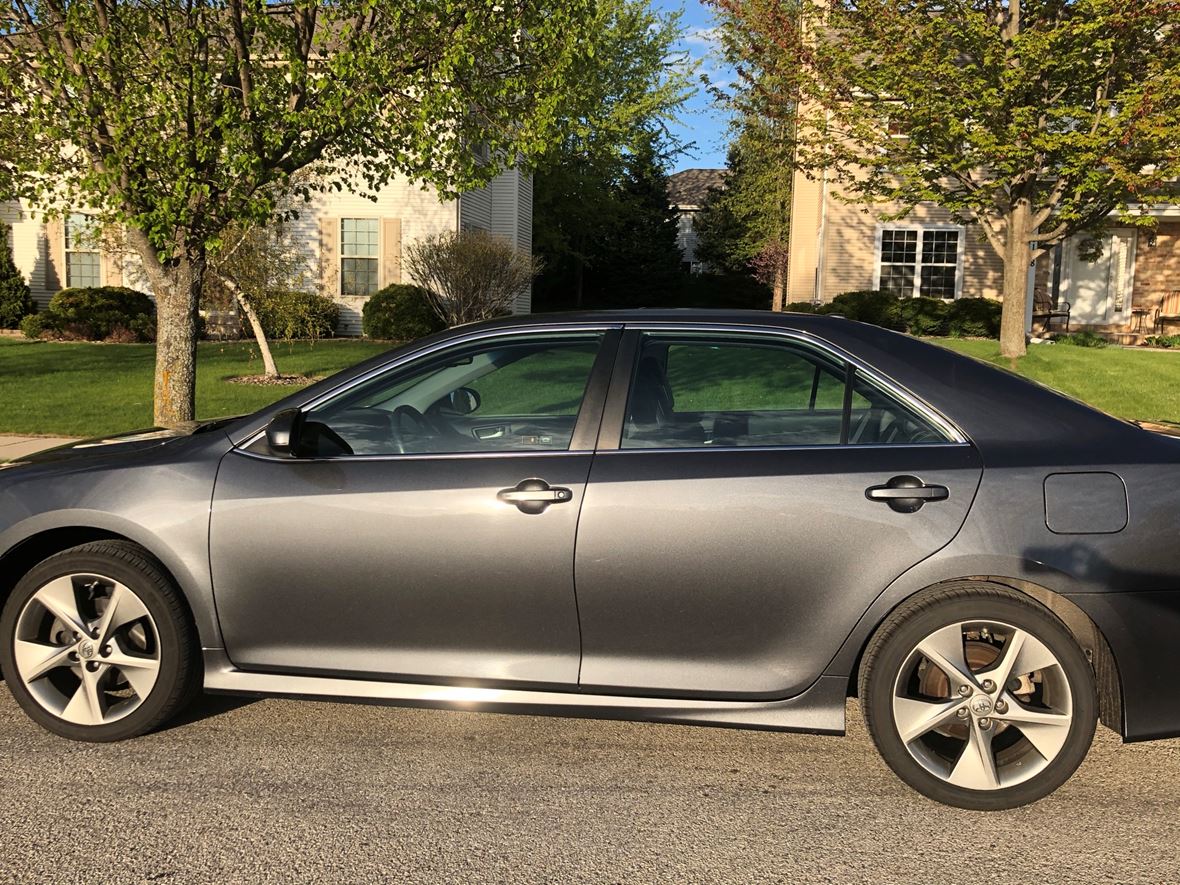 2012 Toyota Camry for sale by owner in West Bend