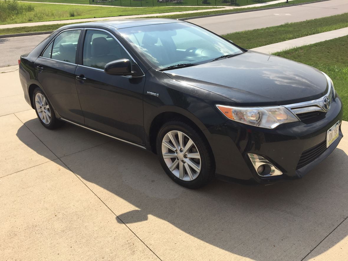 2012 Toyota Camry Hybrid for sale by owner in Ames