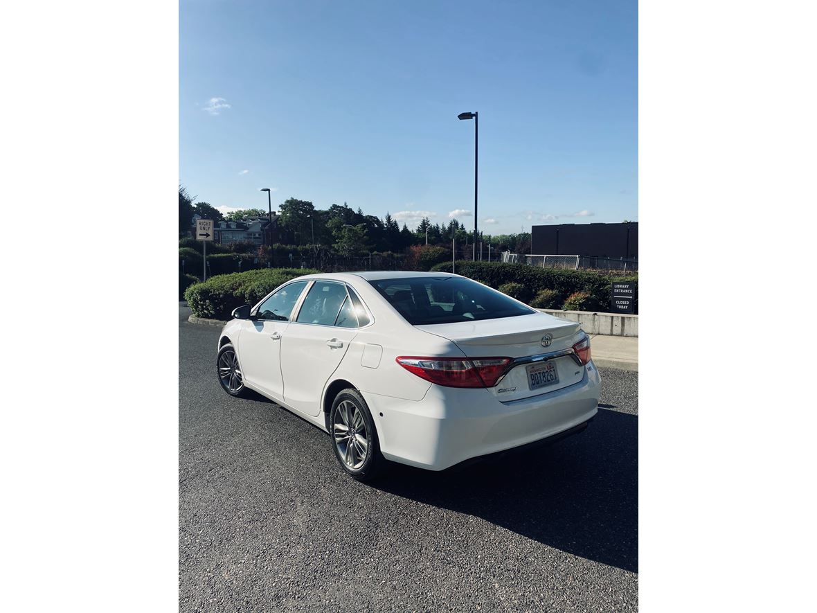 2016 Toyota Camry SE  for sale by owner in Ridgefield