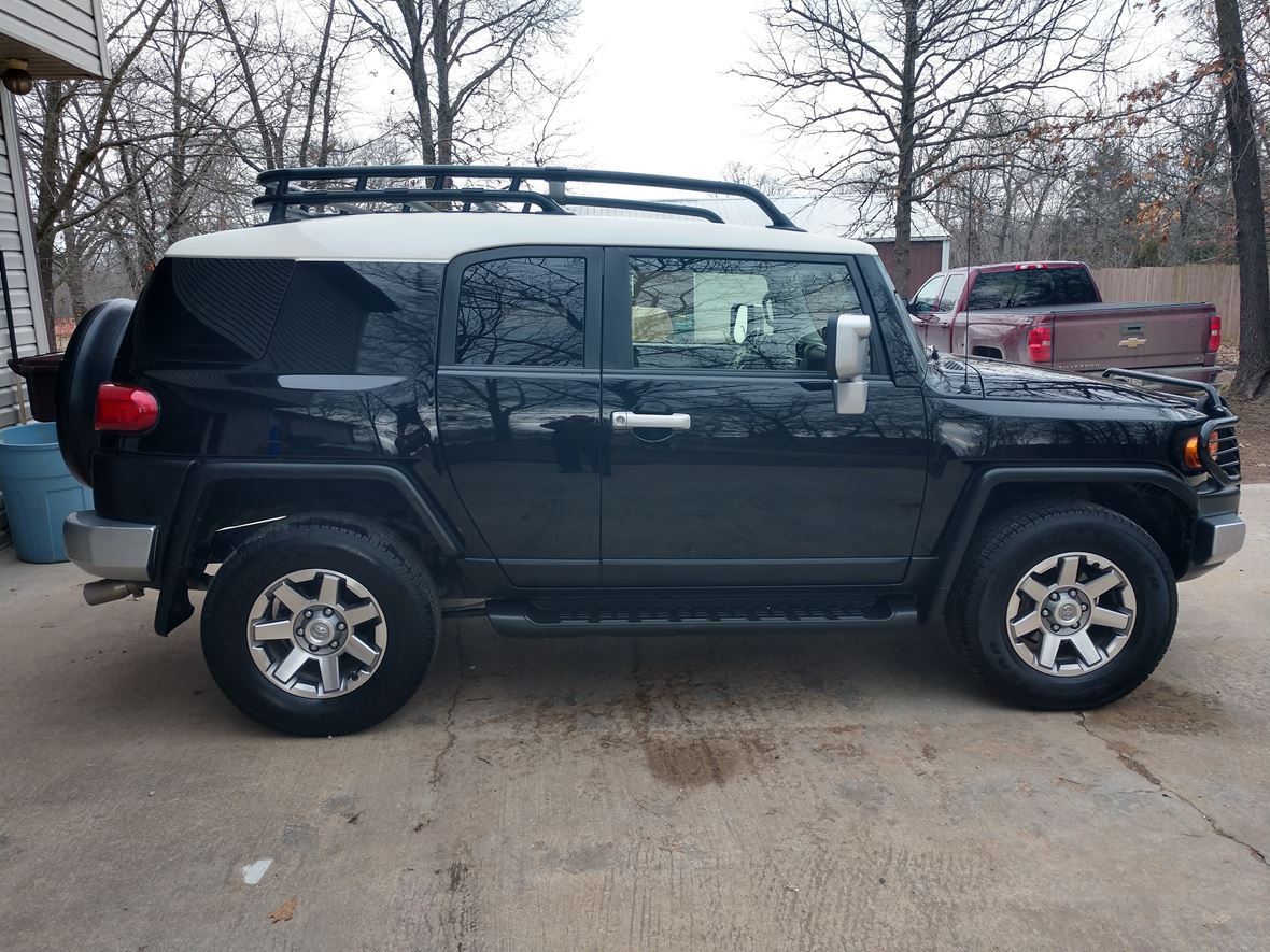 2014 Toyota Fj Cruiser for Sale by Owner in Deepwater, MO 64740