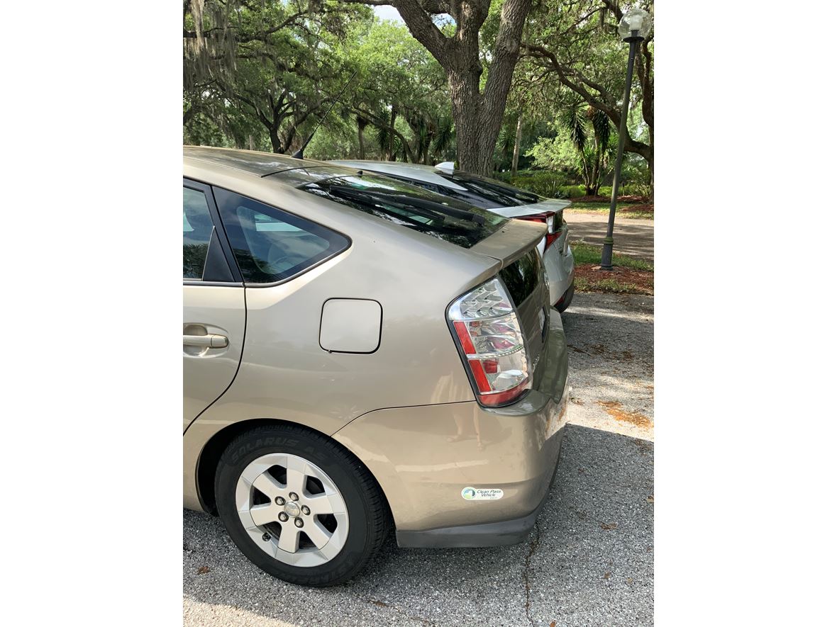 2007 Toyota Prius for sale by owner in Lindenhurst