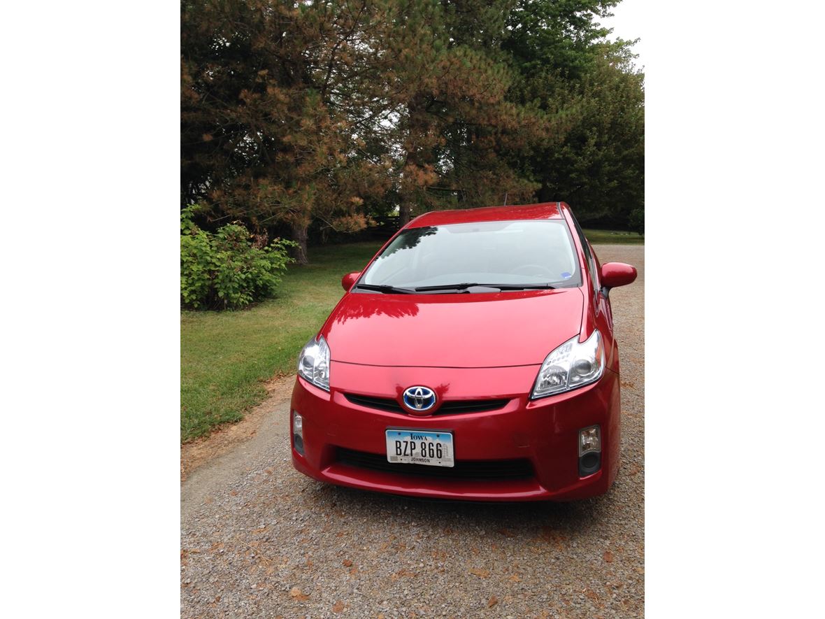 2011 Toyota Prius II for sale by owner in Iowa City