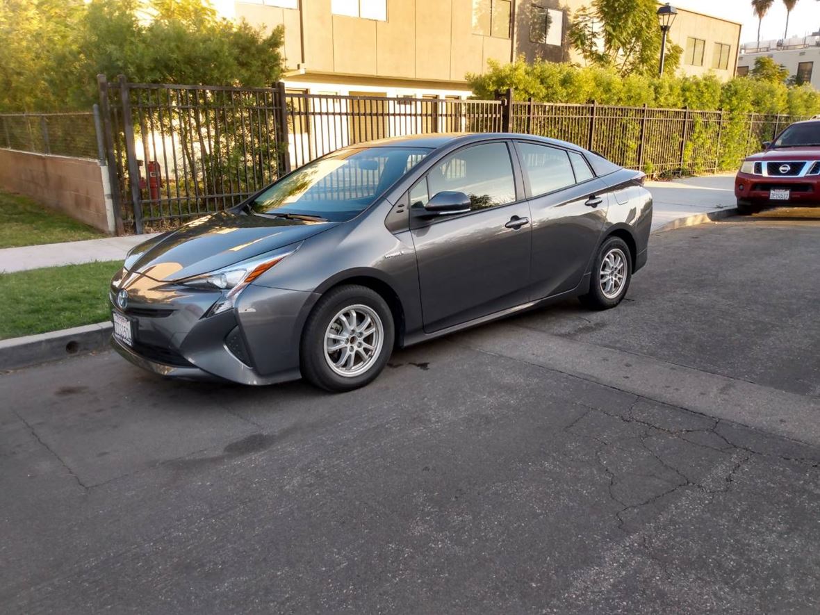 2016 Toyota Prius for sale by owner in North Hollywood