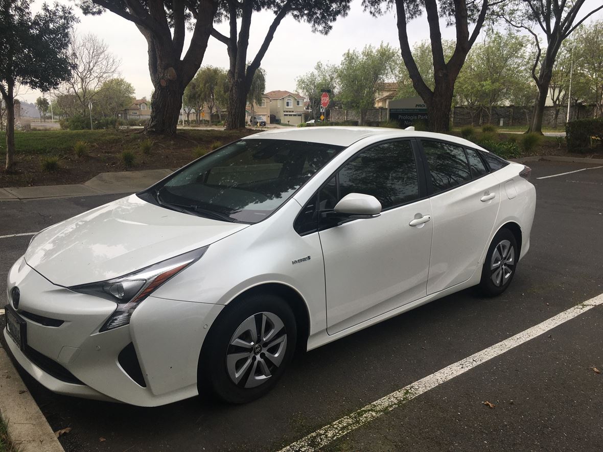 2017 Toyota Prius for sale by owner in Newark