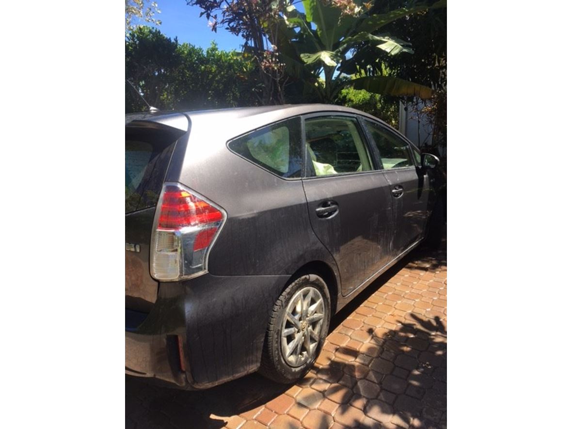 2016 Toyota Prius V for sale by owner in Kailua
