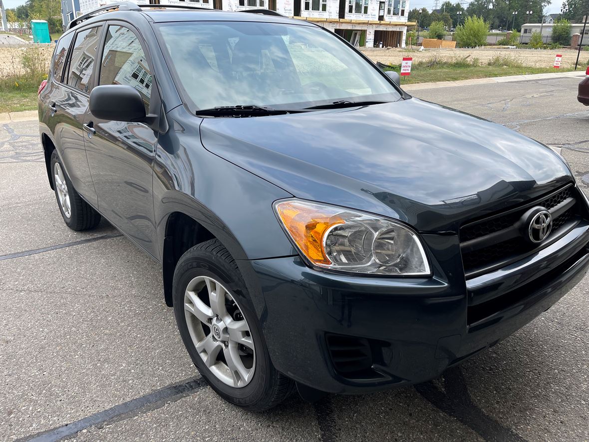 2011 Toyota Rav4 for sale by owner in Wixom