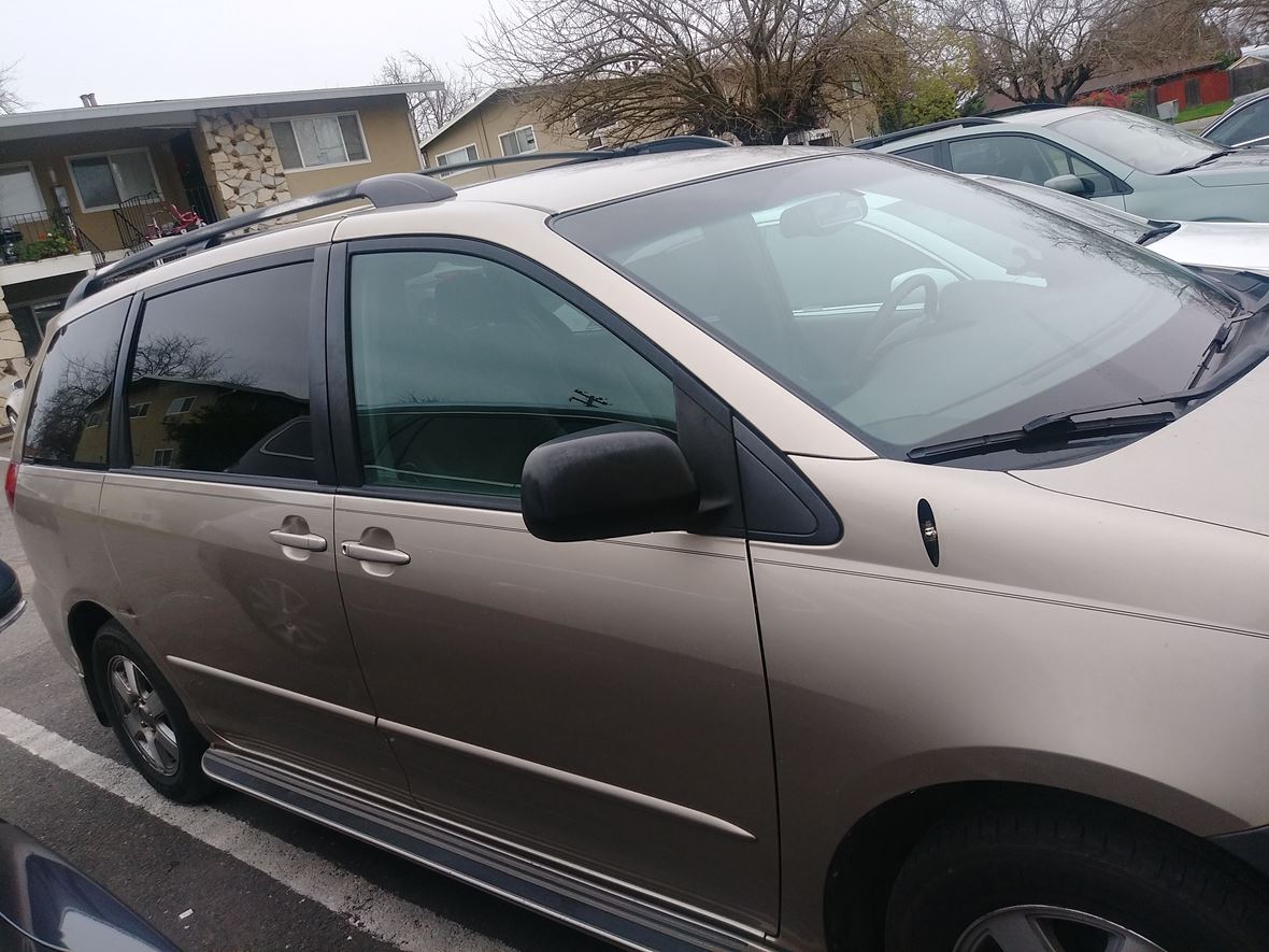 2004 Toyota Sienna for sale by owner in Rancho Cordova