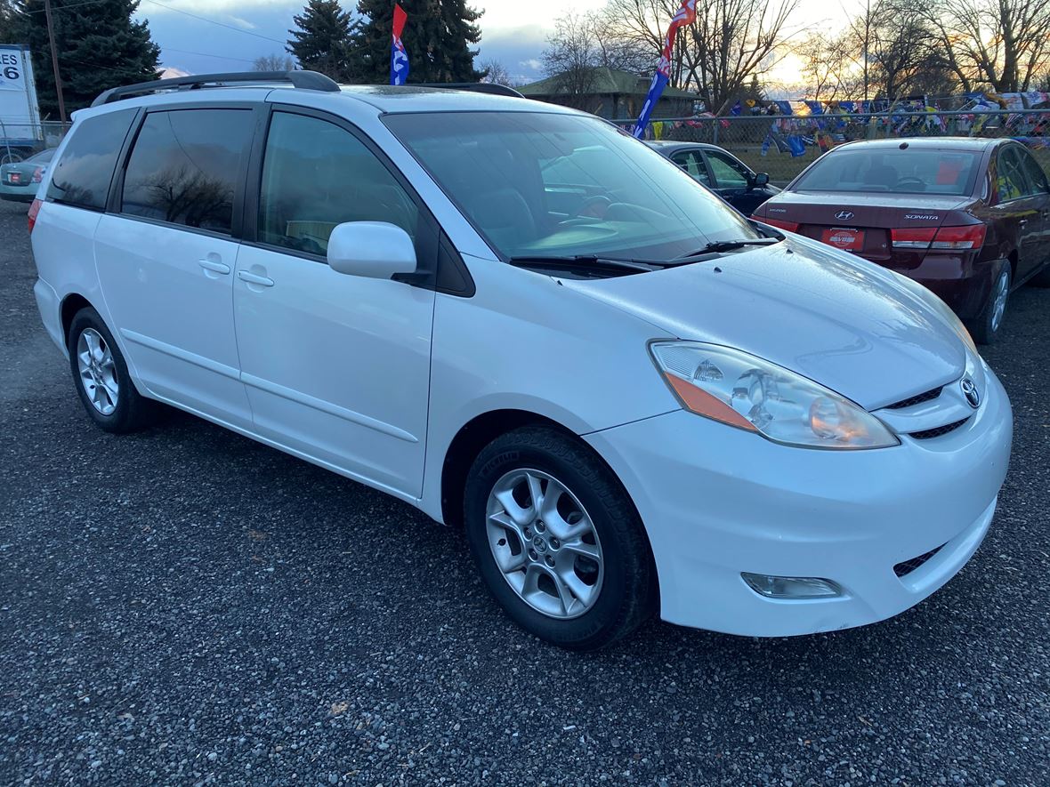 2006 Toyota Sienna for sale by owner in Spokane
