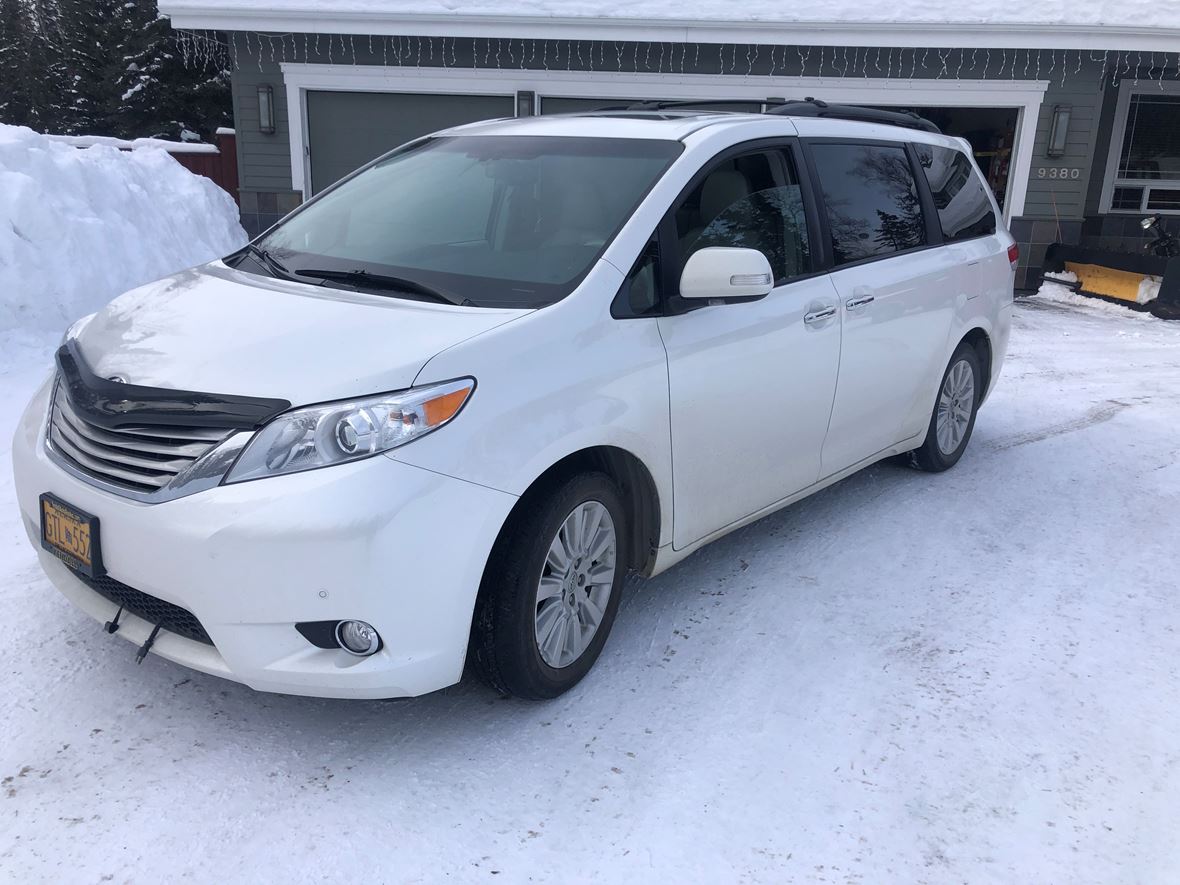 2014 Toyota Sienna for sale by owner in Anchorage