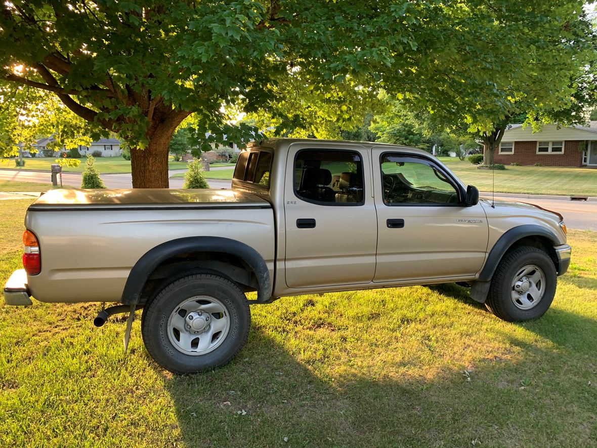 2004 Toyota Tacoma for sale by owner in Elkhart