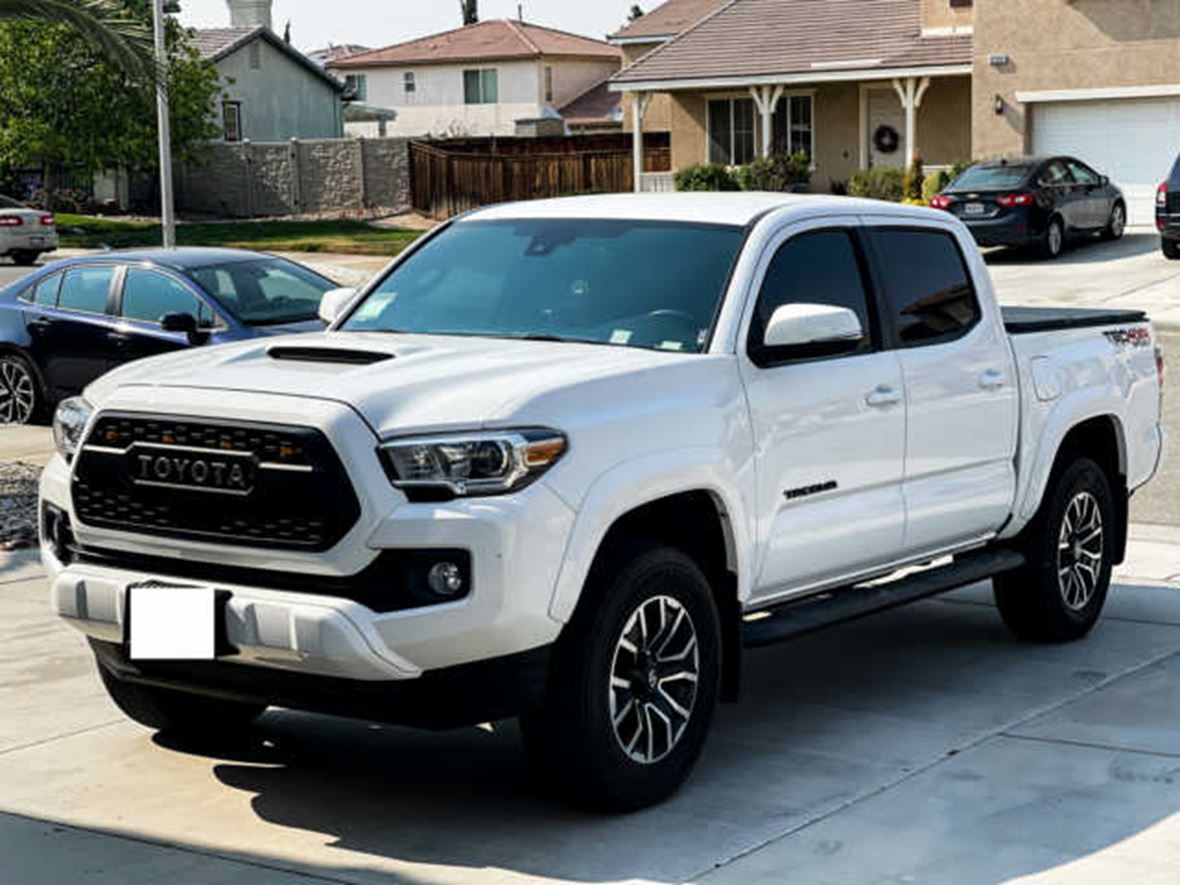 2020 Toyota Tacoma for sale by owner in Victorville