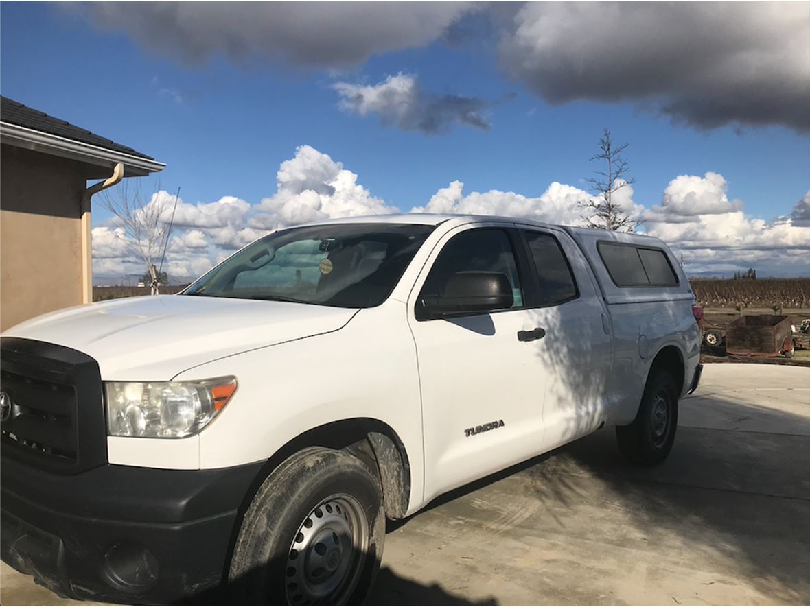 2010 Toyota Tundra for sale by owner in Kingsburg