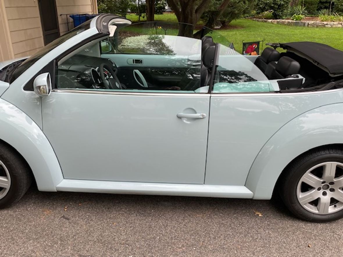 2006 Volkswagen Beetle Convertible for sale by owner in Cranston