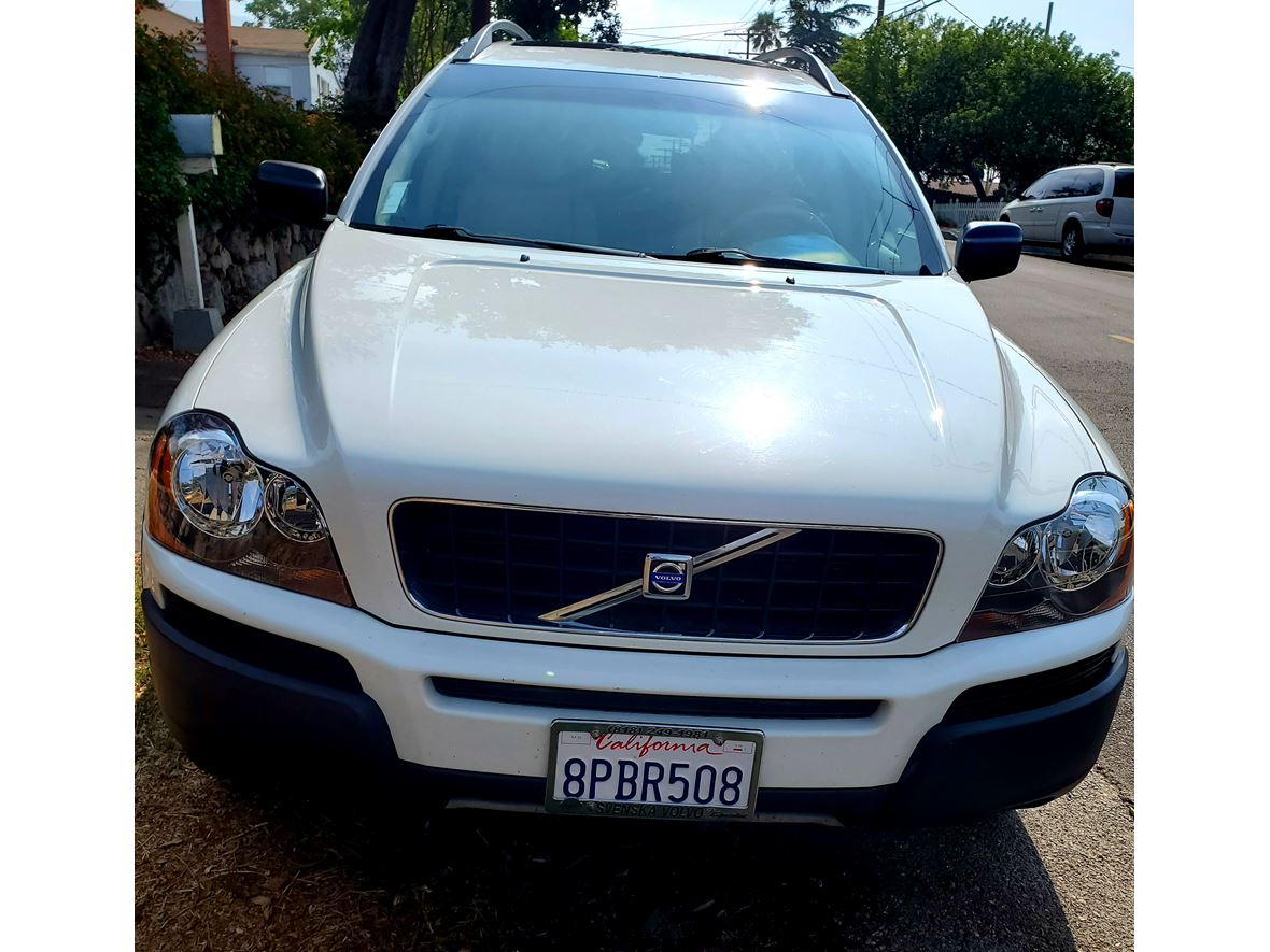 2004 Volvo XC90 for sale by owner in Tujunga