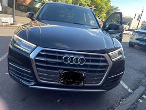 Black 2018 Audi Q5