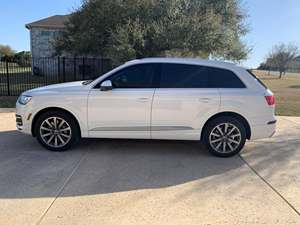 White 2019 Audi Q7