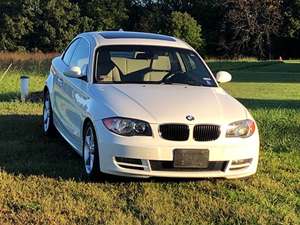 White 2009 BMW 1 Series, 128i