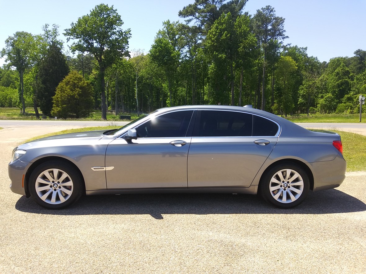 2009 BMW 7 Series for sale by owner in Newport News
