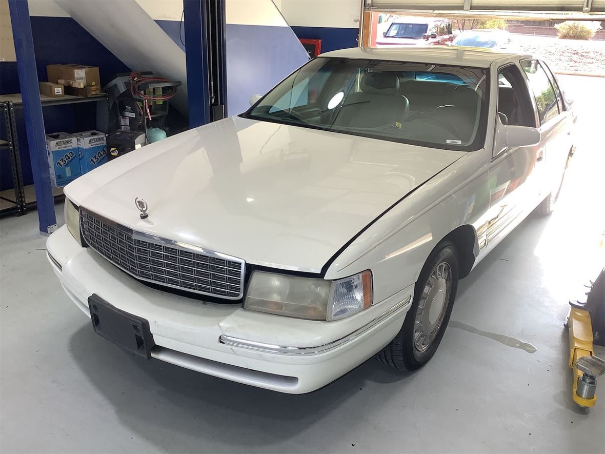 1998 Cadillac DeVille for sale by owner in Albuquerque