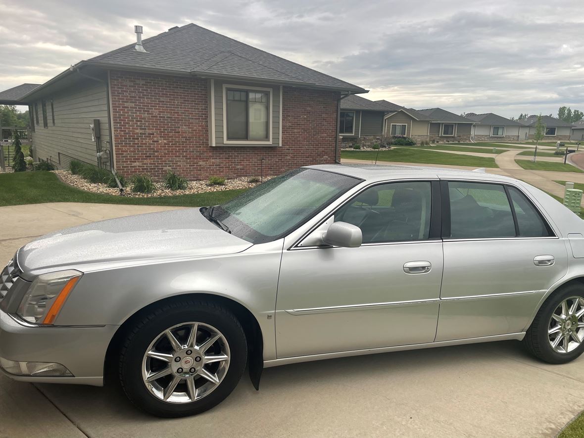 2010 Cadillac DTS for sale by owner in Sioux Falls