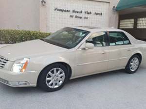Beige 2010 Cadillac DTS