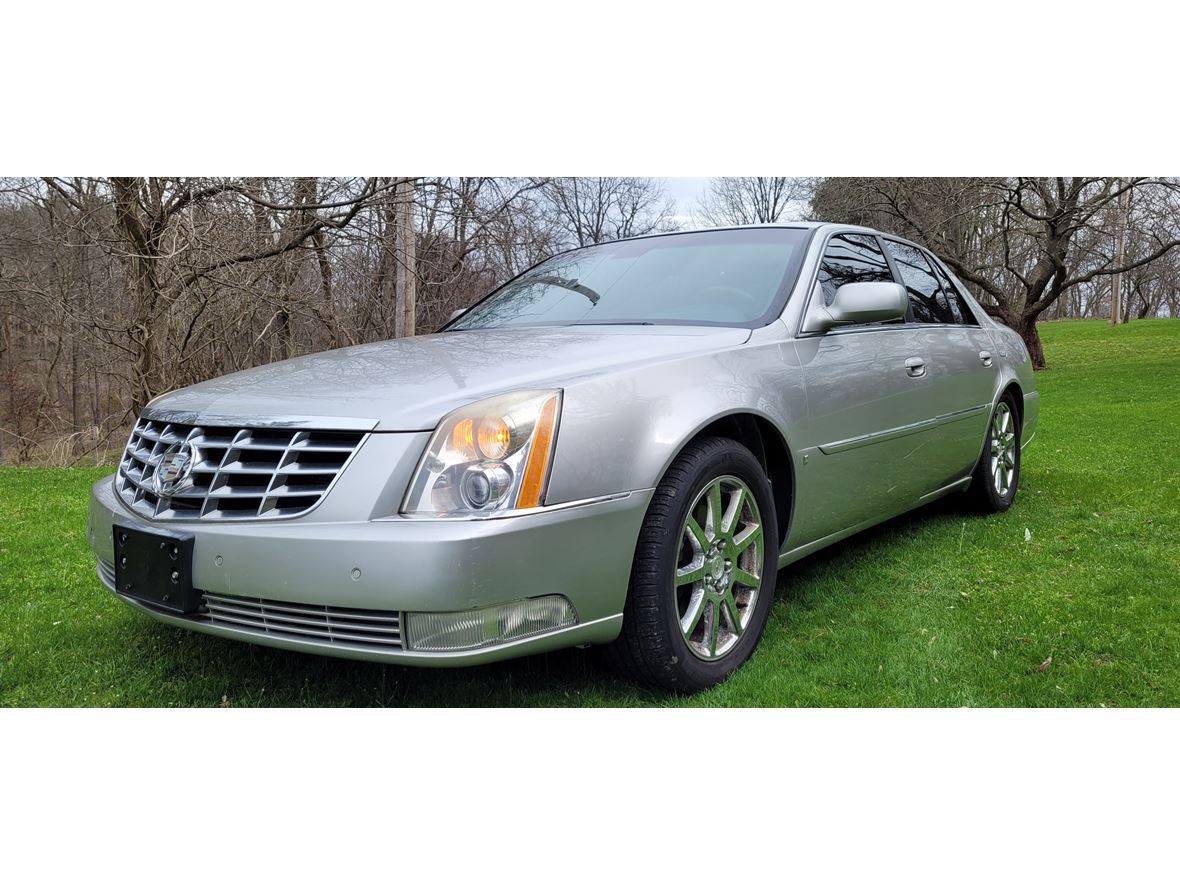2007 Cadillac DTS Performance for sale by owner in Lowell
