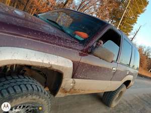 Beige 2000 Cadillac Escalade EXT