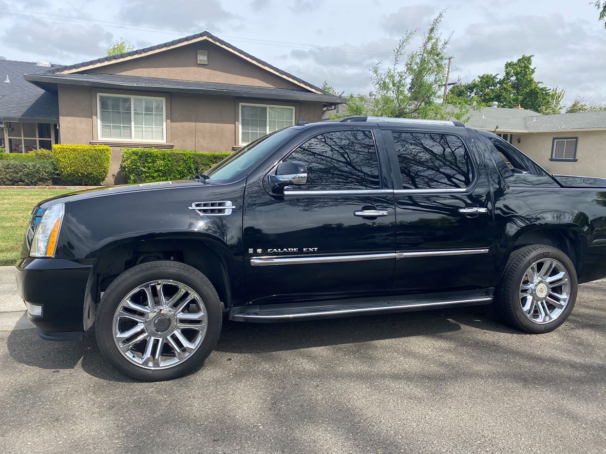 2009 Cadillac Escalade EXT for sale by owner in Stockton