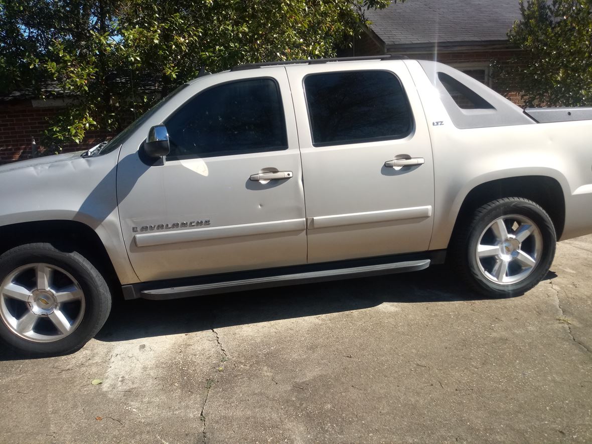 2007 Chevrolet Avalanche for sale by owner in Montgomery