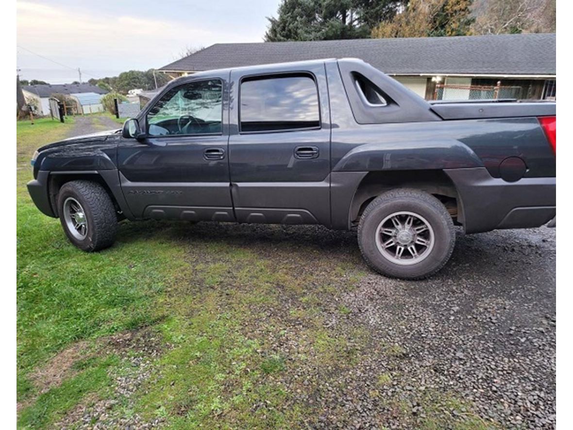 2004 Chevrolet Avalanche 2500 for sale by owner in Portland