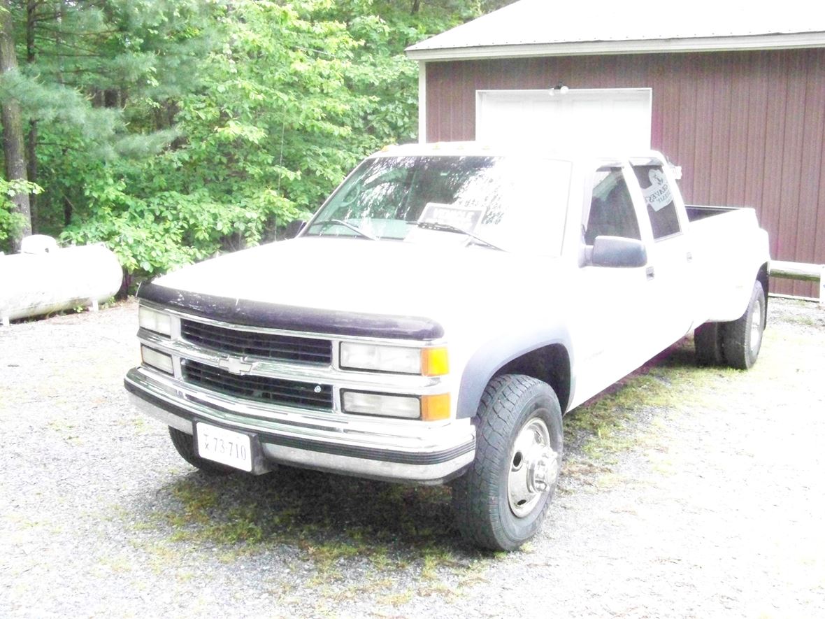 2000 Chevrolet chevy 4 door dually for sale by owner in Luray
