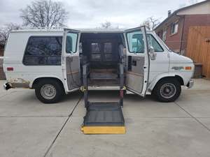 White 1989 Chevrolet Chevy Van