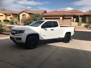 2017 Chevrolet Colorado with Black Exterior