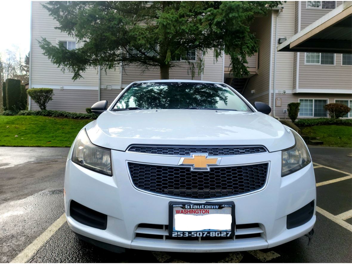 2013 Chevrolet Cruze for sale by owner in Puyallup