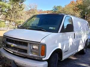 White 2002 Chevrolet Express