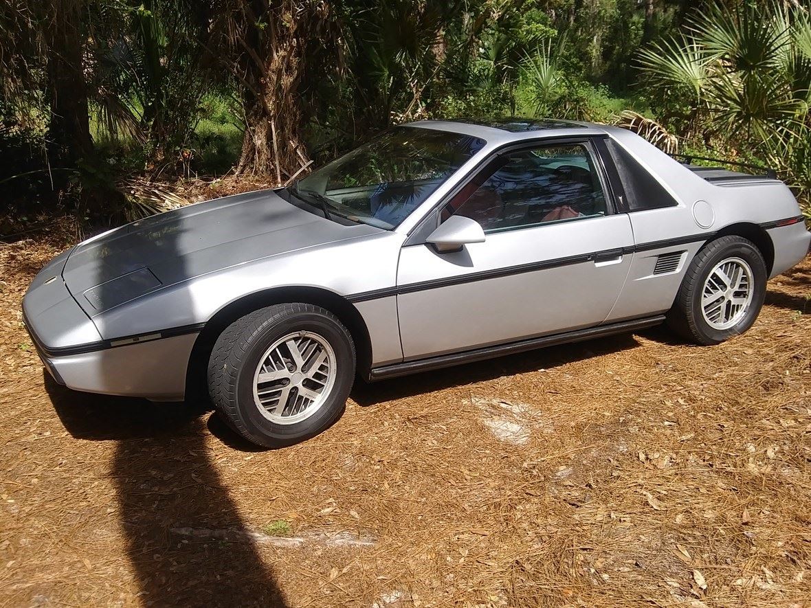 1985 Chevrolet Pontiac Fiero Classic Car Labelle, FL 33975